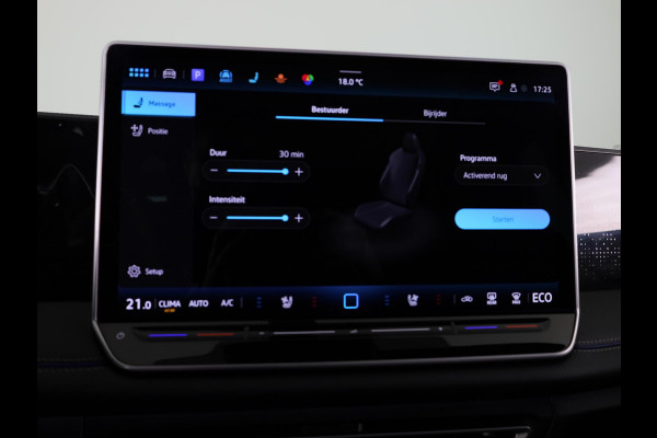 Volkswagen Tiguan 1.5 eHybrid R-Line Edition 272 pk Automaat (DSG) | Navigatie | Panoramadak | Parkeersensoren (Park assist) | Rondomzichtcamera | Lederen bekleding | Stoelverwarming v/a | Black Style pakket | R-Line |