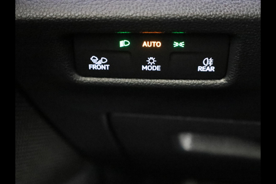 Volkswagen Tiguan 1.5 eHybrid R-Line Edition 272 pk Automaat (DSG) | Navigatie | Panoramadak | Parkeersensoren (Park assist) | Rondomzichtcamera | Lederen bekleding | Stoelverwarming v/a | Black Style pakket | R-Line |