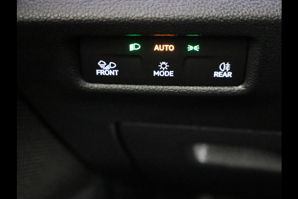 Volkswagen Tiguan 1.5 eHybrid R-Line Edition 272 pk Automaat (DSG) | Navigatie | Panoramadak | Parkeersensoren (Park assist) | Rondomzichtcamera | Lederen bekleding | Stoelverwarming v/a | Black Style pakket | R-Line |