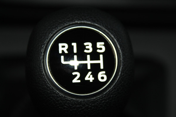 Ford Transit Custom 320 2.0-136 pk TDCI L1H1 Trend. Fabr. garantie tot 09-2028. Adaptive Cruise Control, Navigatie, Camera, PDC V+A, Apple Carplay/Android auto, LED verl., Laadruimte bekleed, Bijrijdersbank, Spiegel-, stoel en voorraamverw. etc.