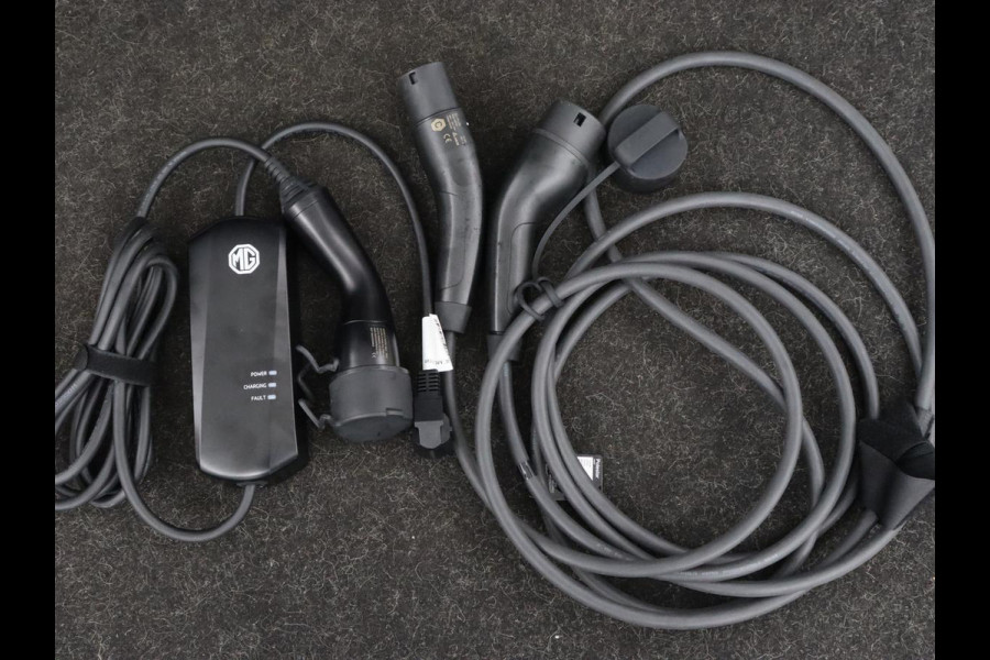 MG 4 Luxury 64 kWh | Stoel & stuurverwarming | Warmtepomp | Adaptive cruise | 360 Camera | Carplay | Keyless | Navigatie | File Assistent | Half leder