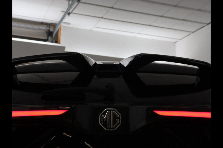 MG 4 Luxury 64 kWh | Stoel & stuurverwarming | Warmtepomp | Adaptive cruise | 360 Camera | Carplay | Keyless | Navigatie | File Assistent | Half leder