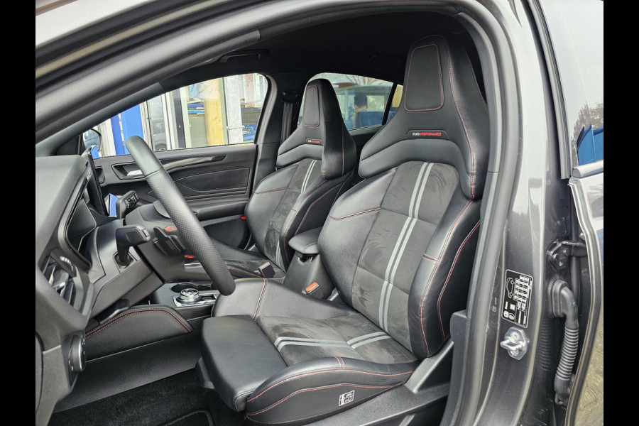 Ford Focus 2.3 EcoBoost ST-X | 280pk Automaat! | Winter Pack | AGR-stoelen | Camera | Bang&Olufsen | Head up Display | BLIS | Extra wielset!