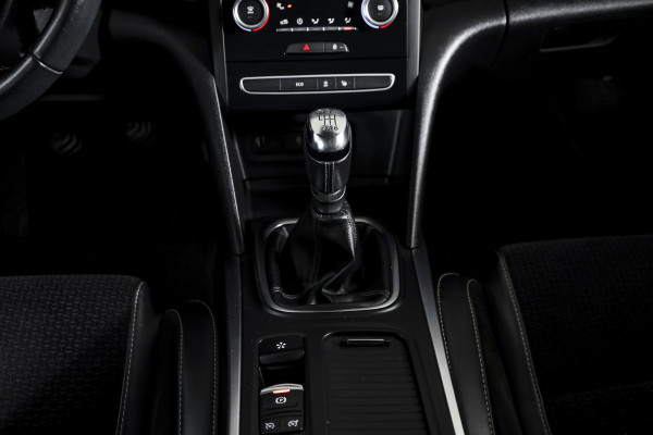 Renault MEGANE Estate 1.2 TCe 130 PK GT-Line | Cruise | PDC | Camera | Afn. Trekhaak | NAV + App. Connect | ECC | DAB | LM 18" |