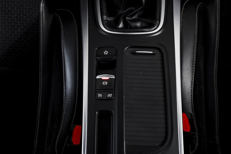 Renault MEGANE Estate 1.2 TCe 130 PK GT-Line | Cruise | PDC | Camera | Afn. Trekhaak | NAV + App. Connect | ECC | DAB | LM 18" |