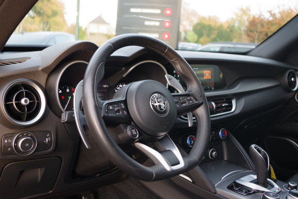 Alfa Romeo Stelvio 2.0 T 280 PK AWD Q4 Veloce, Adap. Onderstel, Panoramadak, Trekhaak, H/K Sound, Lederen Sportstoelen