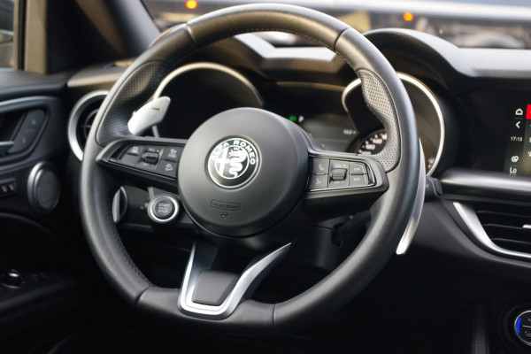 Alfa Romeo Stelvio 2.0 T 280 PK AWD Q4 Veloce, Adap. Onderstel, Panoramadak, Trekhaak, H/K Sound, Lederen Sportstoelen
