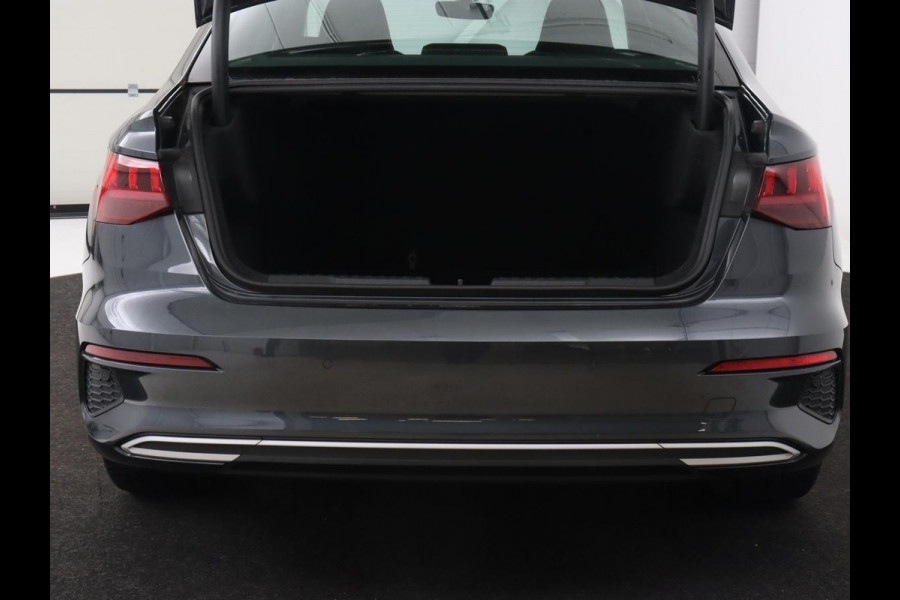 Audi A3 30 TFSI edition one | Stoelverwarming | Matrix LED | Virtual Cockpit | Carplay | Half leder | Navigatie | Parkeerhulp