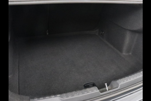 Audi A3 30 TFSI edition one | Stoelverwarming | Matrix LED | Virtual Cockpit | Carplay | Half leder | Navigatie | Parkeerhulp