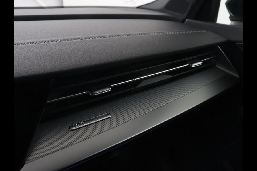 Audi A3 30 TFSI edition one | Stoelverwarming | Matrix LED | Virtual Cockpit | Carplay | Half leder | Navigatie | Parkeerhulp