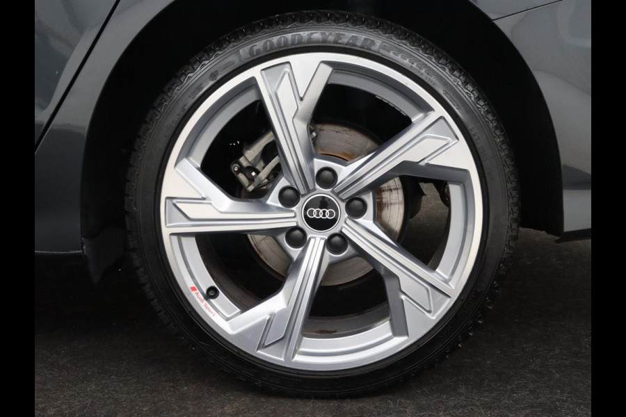 Audi A3 30 TFSI edition one | Stoelverwarming | Matrix LED | Virtual Cockpit | Carplay | Half leder | Navigatie | Parkeerhulp