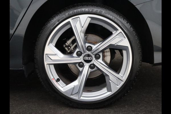 Audi A3 30 TFSI edition one | Stoelverwarming | Matrix LED | Virtual Cockpit | Carplay | Half leder | Navigatie | Parkeerhulp