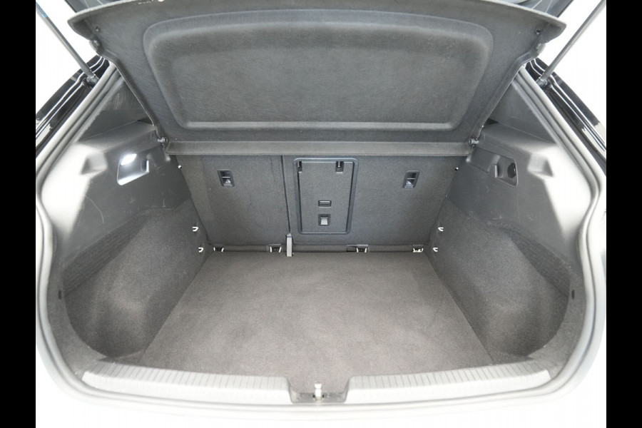 Volkswagen ID.3 First Plus 58 kWh Navigatie Camera Acc Stoelverwarming 154