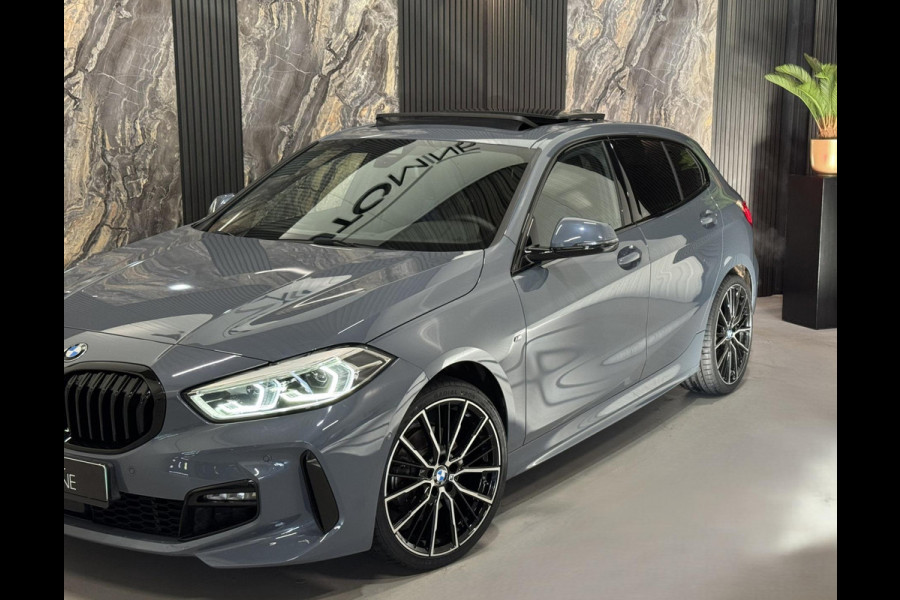 BMW 1-serie 118i M Sport|PANO|SFEER|ALCANTARA|KUIPSTOELEN|BOMVOL