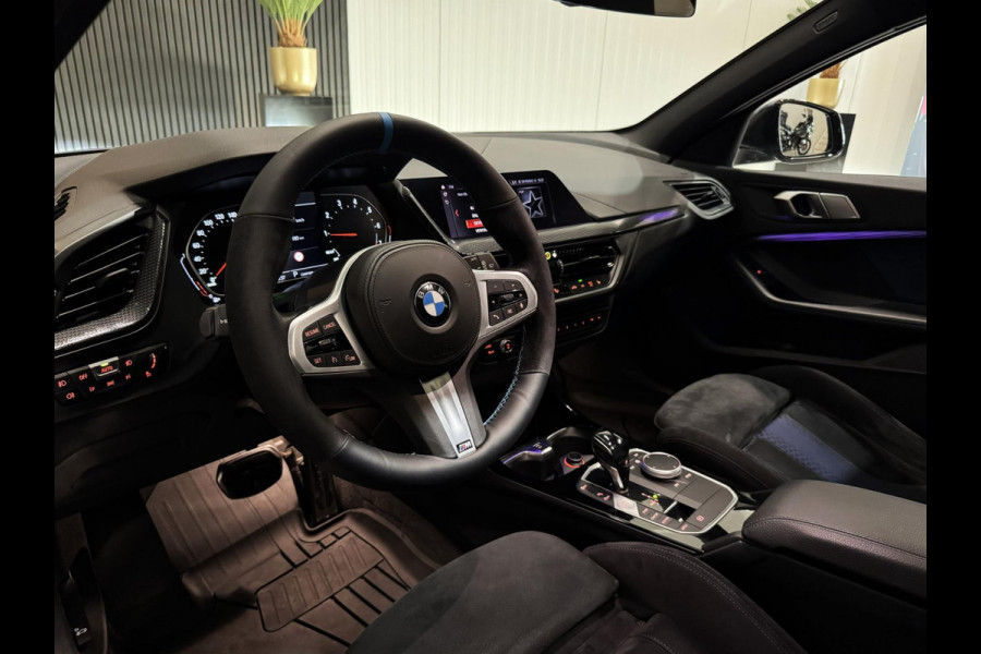 BMW 1-serie 118i M Sport|PANO|SFEER|ALCANTARA|KUIPSTOELEN|BOMVOL