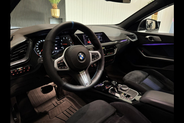 BMW 1-serie 118i M Sport|PANO|SFEER|ALCANTARA|KUIPSTOELEN|BOMVOL