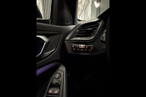 BMW 1-serie 118i M Sport|PANO|SFEER|ALCANTARA|KUIPSTOELEN|BOMVOL