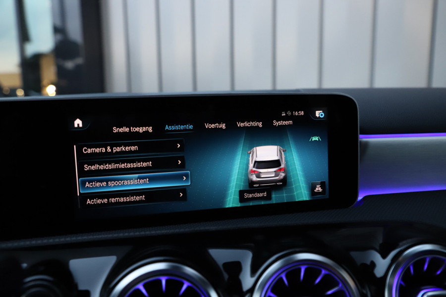 Mercedes-Benz A-Klasse 200 AMG Aut7 | 163PK | Pano | Keyless-go | Sfeerverlichting | Widescreen | Led | Stoelverw. | Camera | NL-Auto | 2018.