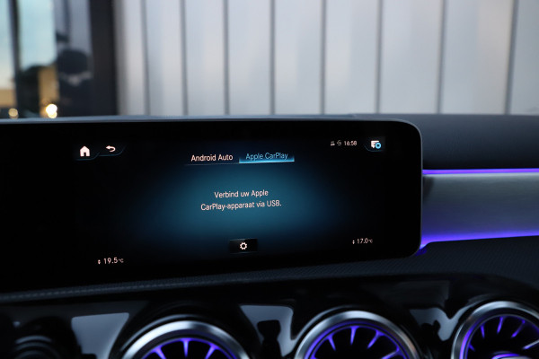 Mercedes-Benz A-Klasse 200 AMG Aut7 | 163PK | Pano | Keyless-go | Sfeerverlichting | Widescreen | Led | Stoelverw. | Camera | NL-Auto | 2018.