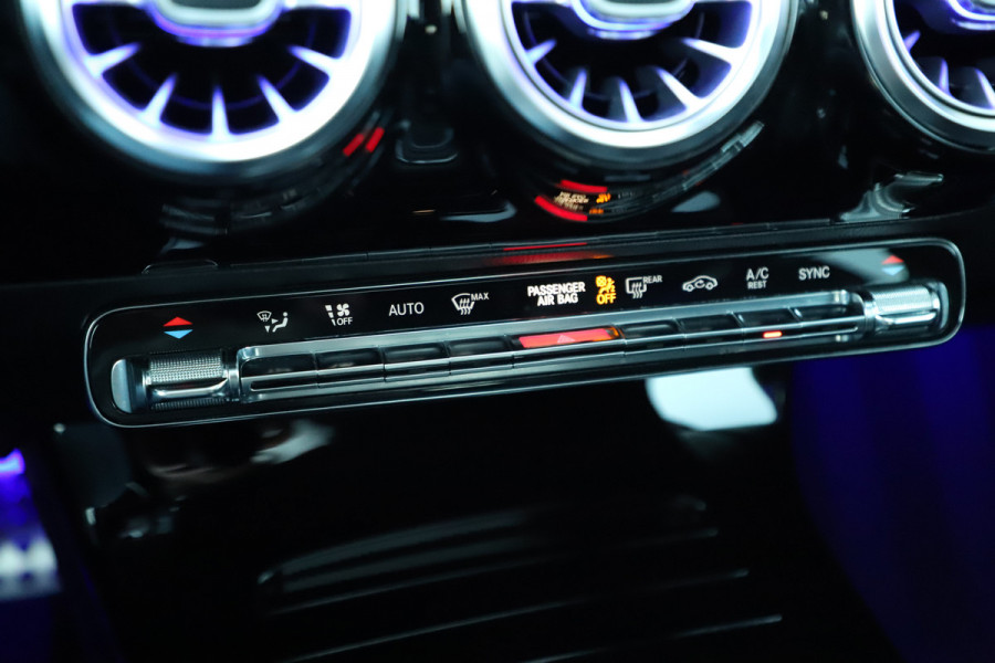 Mercedes-Benz A-Klasse 200 AMG Aut7 | 163PK | Pano | Keyless-go | Sfeerverlichting | Widescreen | Led | Stoelverw. | Camera | NL-Auto | 2018.