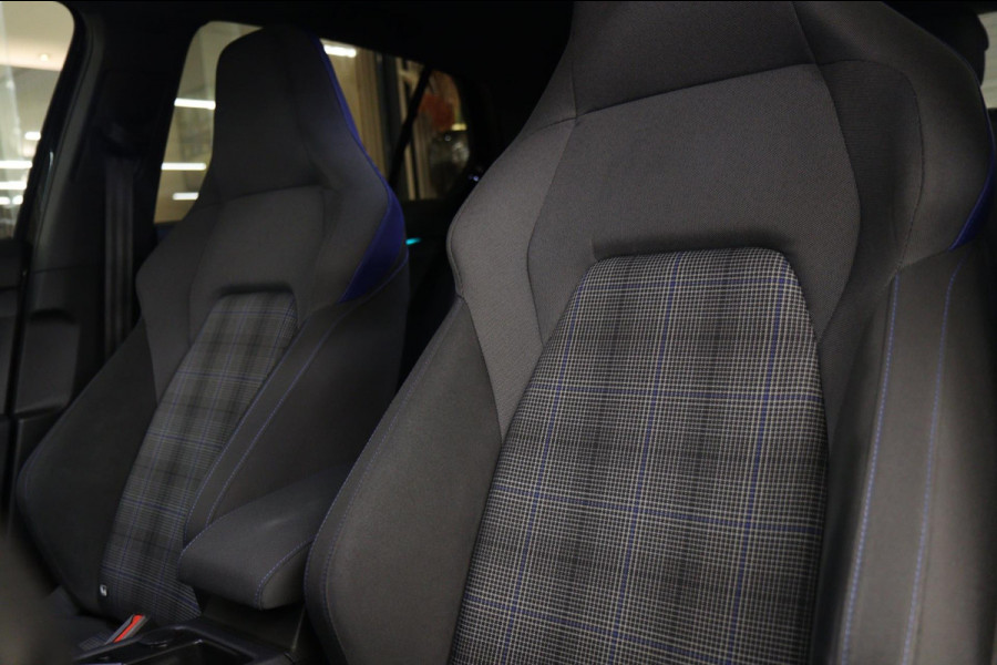 Volkswagen Golf 1.4 TSI GTE 245PK BLACKSTYLE /PANODAK/CARPLAY/ACC/LANEASSIST/VOL