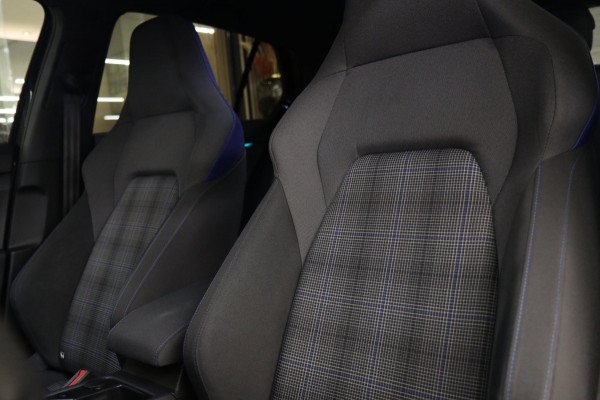 Volkswagen Golf 1.4 TSI GTE 245PK BLACKSTYLE /PANODAK/CARPLAY/ACC/LANEASSIST/VOL