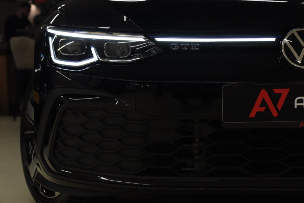 Volkswagen Golf 1.4 TSI GTE 245PK BLACKSTYLE /PANODAK/CARPLAY/ACC/LANEASSIST/VOL