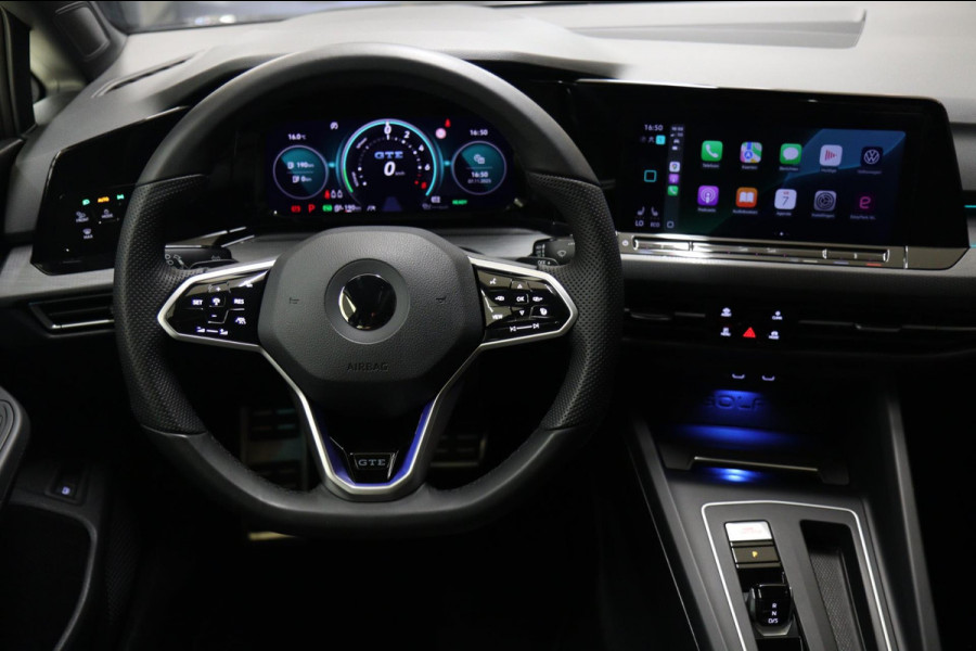 Volkswagen Golf 1.4 TSI GTE 245PK BLACKSTYLE /PANODAK/CARPLAY/ACC/LANEASSIST/VOL