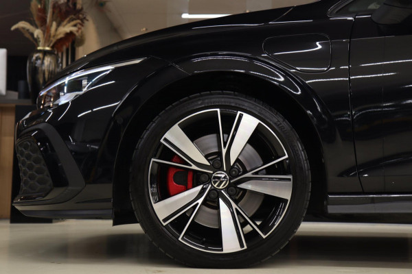 Volkswagen Golf 1.4 TSI GTE 245PK BLACKSTYLE /PANODAK/CARPLAY/ACC/LANEASSIST/VOL