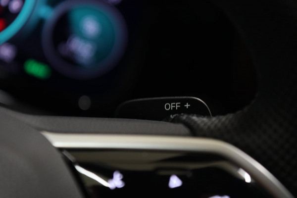 Volkswagen Golf 1.4 TSI GTE 245PK BLACKSTYLE /PANODAK/CARPLAY/ACC/LANEASSIST/VOL