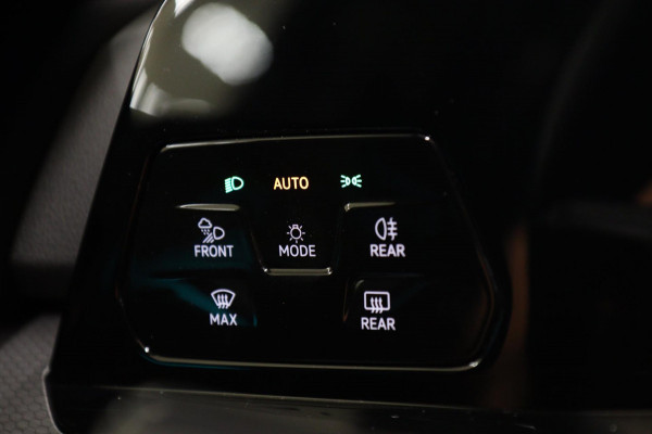 Volkswagen Golf 1.4 TSI GTE 245PK BLACKSTYLE /PANODAK/CARPLAY/ACC/LANEASSIST/VOL