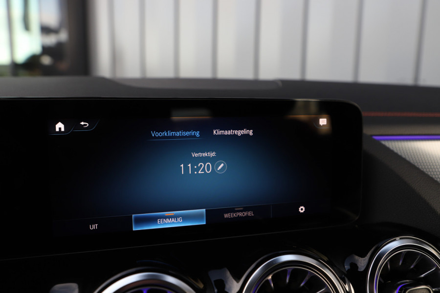 Mercedes-Benz EQA 250 AMG | 190PK | Sfeerverlichting | Led | Widescreen | Standkachel | Stoelverwarming | Elek. Achterklep | 2023.