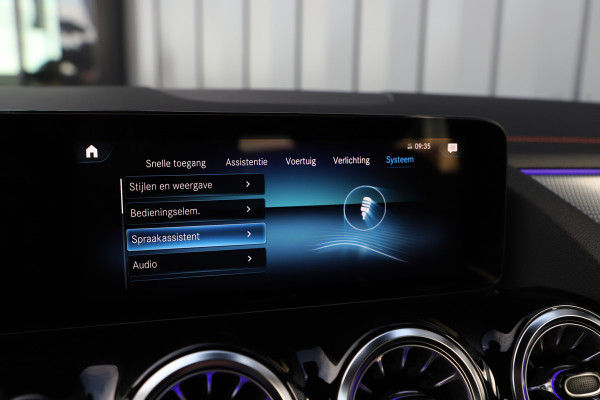 Mercedes-Benz EQA 250 AMG | 190PK | Sfeerverlichting | Led | Widescreen | Standkachel | Stoelverwarming | Elek. Achterklep | 2023.