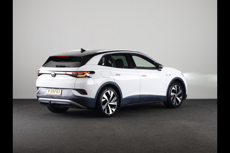 Volkswagen ID.4 First 77 kWh 204 pk | Navigatie | Warmtepomp | Trekhaak (wegklapbaar ) | Parkeersensoren | Achteruitrijcamera | Stoelverwarming |