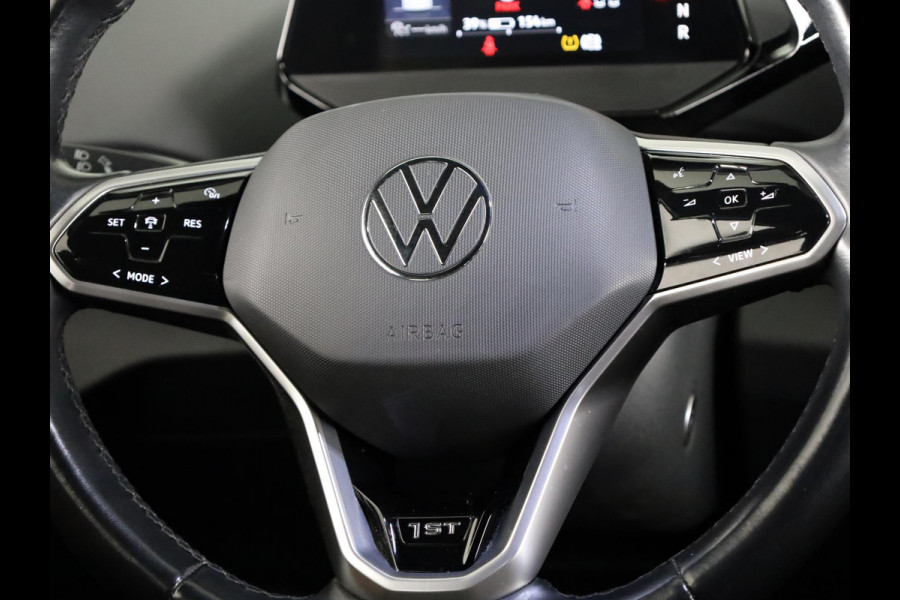Volkswagen ID.4 First 77 kWh 204 pk | Navigatie | Warmtepomp | Trekhaak (wegklapbaar ) | Parkeersensoren | Achteruitrijcamera | Stoelverwarming |