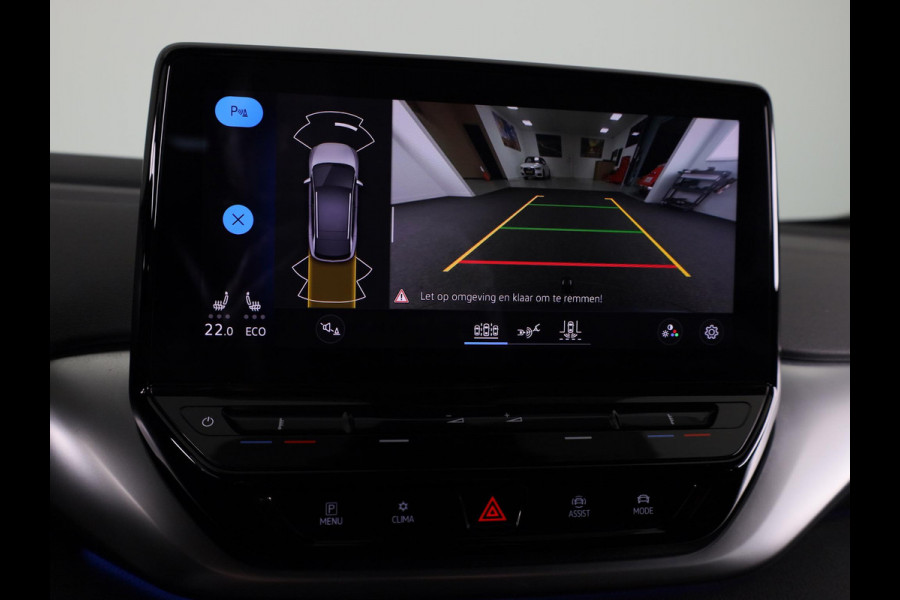 Volkswagen ID.4 First 77 kWh 204 pk | Navigatie | Warmtepomp | Trekhaak (wegklapbaar ) | Parkeersensoren | Achteruitrijcamera | Stoelverwarming |