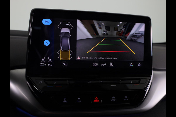 Volkswagen ID.4 First 77 kWh 204 pk | Navigatie | Warmtepomp | Trekhaak (wegklapbaar ) | Parkeersensoren | Achteruitrijcamera | Stoelverwarming |