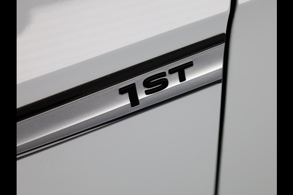 Volkswagen ID.4 First 77 kWh 204 pk | Navigatie | Warmtepomp | Trekhaak (wegklapbaar ) | Parkeersensoren | Achteruitrijcamera | Stoelverwarming |