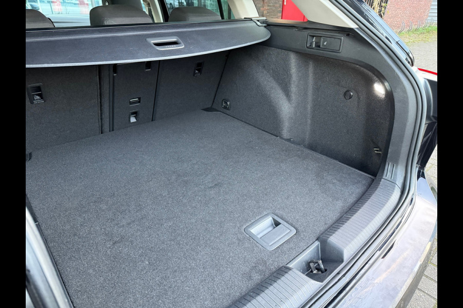 Volkswagen GOLF Variant 1.5 eTSI Life Business - Automaat - Navi - Alcantara - Virt.Cockpit - Climate