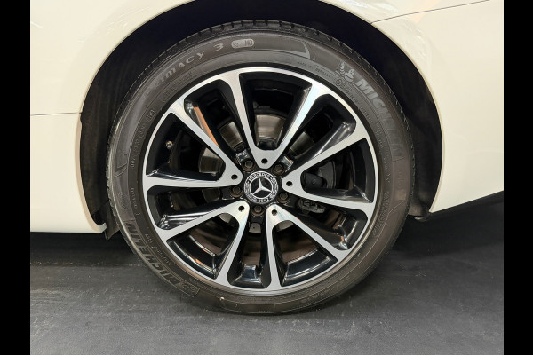 Mercedes-Benz E-Klasse Cabrio 200 | Leder | Airscarf | Camera | Navi | Lage Km stand | Led | Nieuwstaat | 1e eigenaar