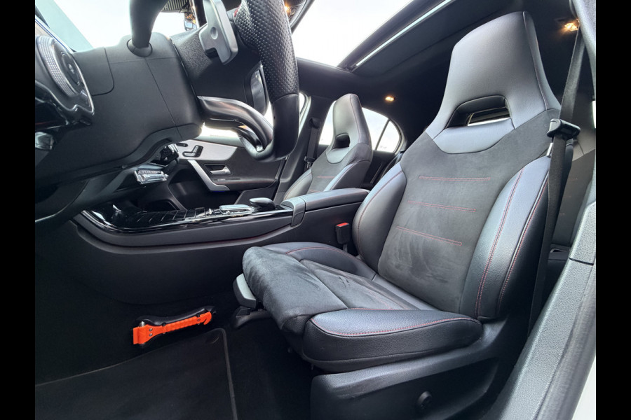 Mercedes-Benz A-Klasse 180 Business Solution AMG panoramadak night sfeerlicht vol vol