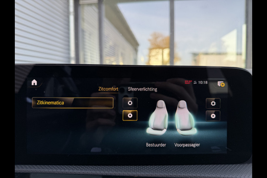 Mercedes-Benz A-Klasse 180 Business Solution AMG panoramadak night sfeerlicht vol vol