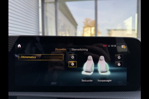 Mercedes-Benz A-Klasse 180 Business Solution AMG panoramadak night sfeerlicht vol vol