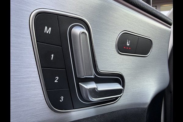 Mercedes-Benz A-Klasse 180 Business Solution AMG panoramadak night sfeerlicht vol vol