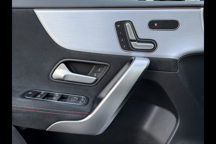 Mercedes-Benz A-Klasse 180 Business Solution AMG panoramadak night sfeerlicht vol vol