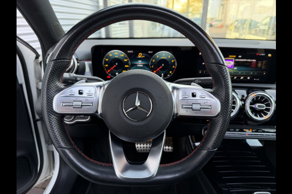 Mercedes-Benz A-Klasse 180 Business Solution AMG panoramadak night sfeerlicht vol vol