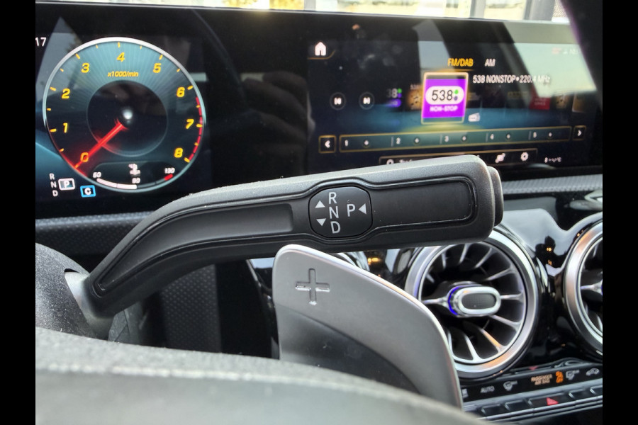 Mercedes-Benz A-Klasse 180 Business Solution AMG panoramadak night sfeerlicht vol vol