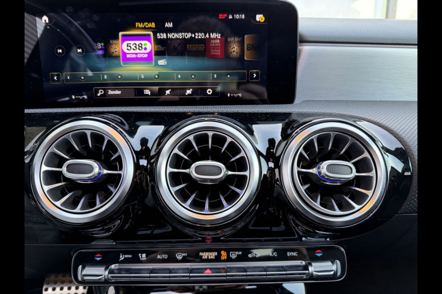 Mercedes-Benz A-Klasse 180 Business Solution AMG panoramadak night sfeerlicht vol vol