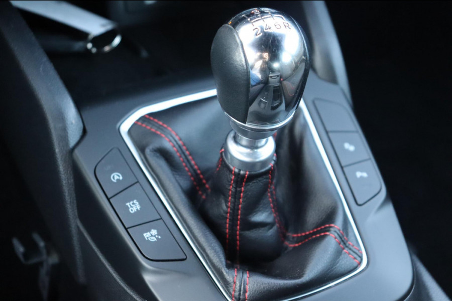 Ford Focus 1.0 EcoBoost Hybrid ST Line Business org.NL B&O afn.trekhaak camera stuur/stoel/raamverw.