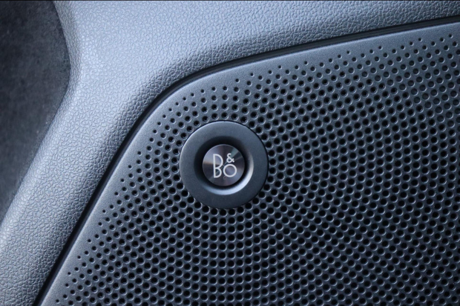 Ford Focus 1.0 EcoBoost Hybrid ST Line Business org.NL B&O afn.trekhaak camera stuur/stoel/raamverw.